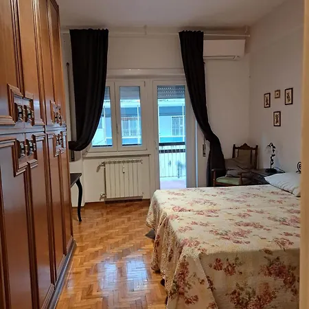 Ferienhaus Lovely Near Trastevere Rom